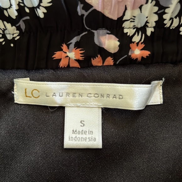 LC Lauren Conrad Black and Floral Skater Skirt Size S - Picture 3 of 4